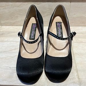 Black Flapper shoes.